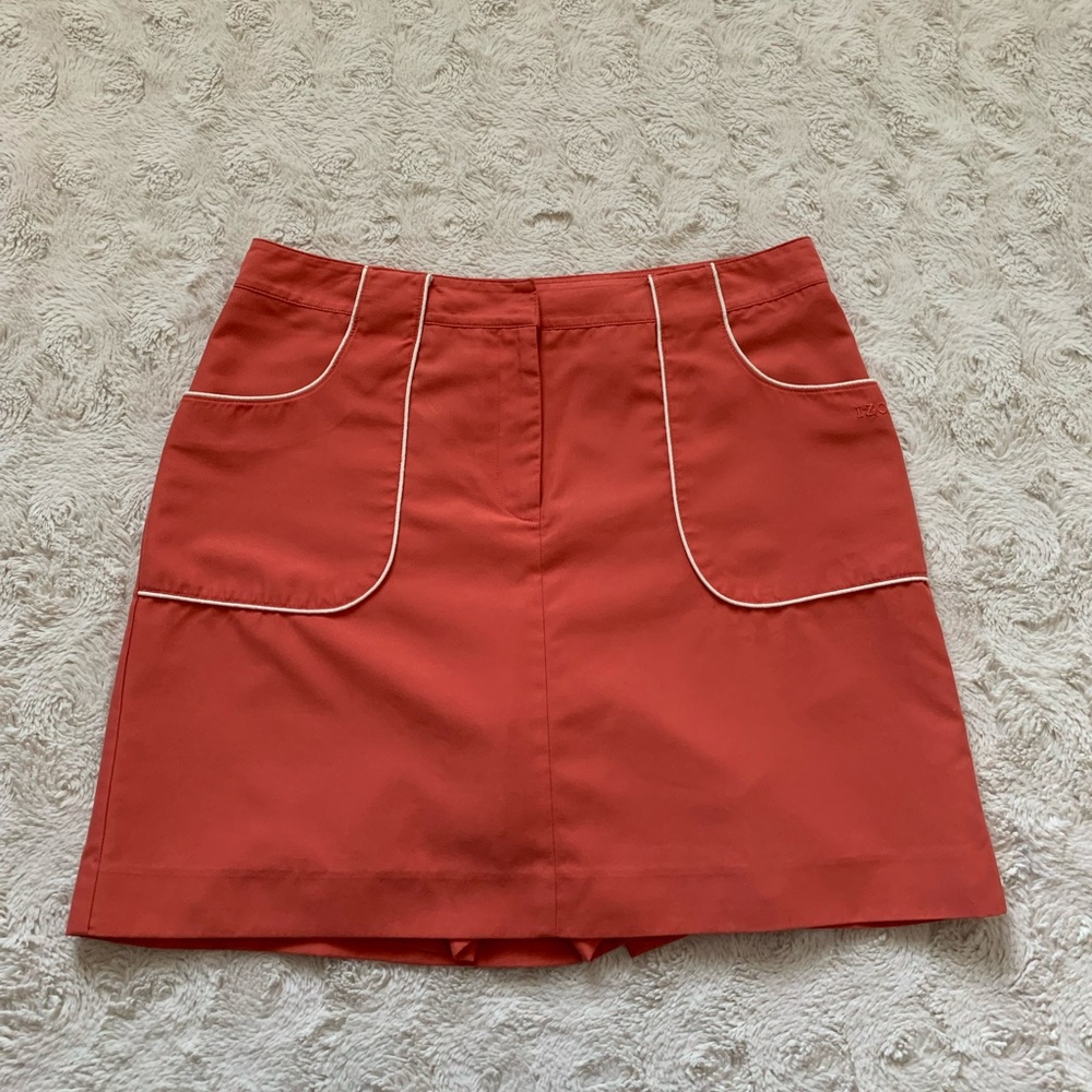 Izod Pink Coral Golf Skirt w White Outline